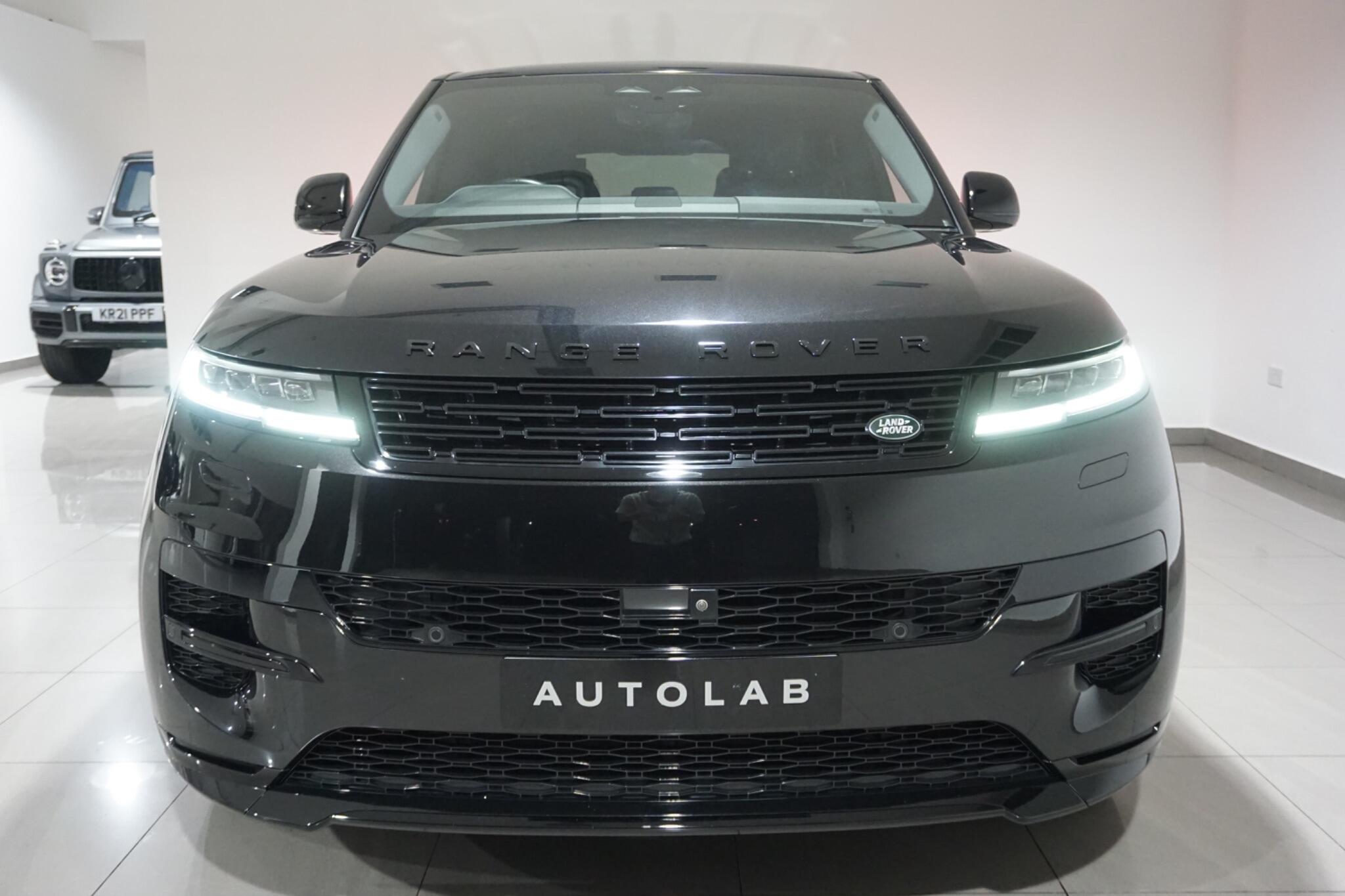 Land Rover Range Rover Sport 3.0 D300 MHEV Dynamic SE SUV 5dr Diesel Auto 4WD Euro 6 (s/s) (300 ps)